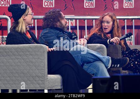 Alison Sudol, Dan Fogler und Victoria Yeates auf der German film & Comic con Winter Edition in der Messe Dortmund. Dortmund, 02.12.2023 *** Alison Sudol, Dan Fogler et Victoria Yeates au German film Comic con Winter Edition au Messe Dortmund Dortmund, 02 12 2023 Foto:Xn.xKubelkax/xFuturexImagex comic con 3294 Banque D'Images