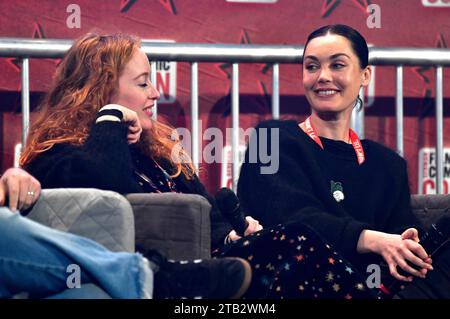 Victoria Yeates und Poppy Corby-Tuech auf der German film & Comic con Winter Edition in der Messe Dortmund. Dortmund, 02.12.2023 *** Victoria Yeates et Poppy Corby Tuech au German film Comic con Winter Edition au Messe Dortmund Dortmund, 02 12 2023 Foto:Xn.xKubelkax/xFuturexImagex comic con 3299 crédit : Imago/Alamy Live News Banque D'Images