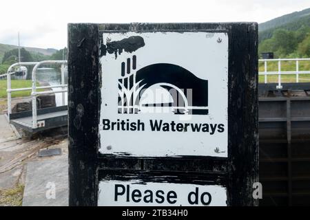 Enseigne et logo British Waterways Caledonian Canal, Écosse, Royaume-Uni (maintenant Scottish Canals en Écosse) Banque D'Images