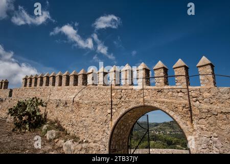 Petite ville et châteaux à Majorque, Espagne, Europe Banque D'Images