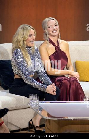 Helene Fischer und Shirin David in der ZDF-Unterhaltungsshow 'Wetten, dass..?' Vivez aus der Messe Offenburg-Ortenau. Offenburg, 25.11.2023 Banque D'Images