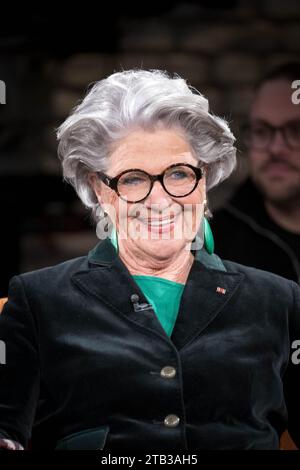 Brême, Allemagne. 01 décembre 2023. Hannelore a assisté à l'enregistrement du talk-show de radio Bremen '3nach9'. Crédit : Sina Schuldt/dpa/Alamy Live News Banque D'Images