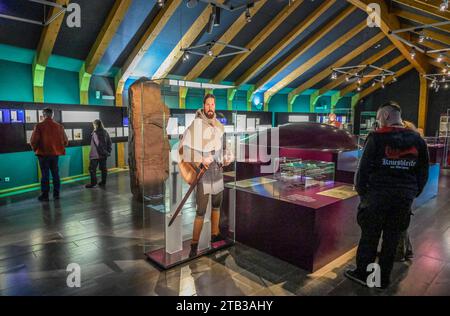 Ausstellung im Wikinger Museum Haithabu, Schleswig, Schleswig-Holstein, Deutschland *** exposition au Viking Museum Haithabu, Schleswig, Schleswig Holstein, Allemagne crédit : Imago/Alamy Live News Banque D'Images