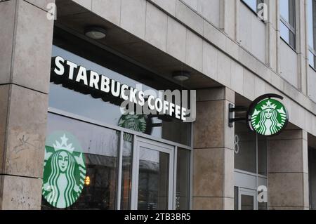 Copenhague, Danemark /04 décembre .2023/.Seattle café starbucks café café chaîne dans la capitale danoise. (Photo.Francis Joseph Dean/Dean Pictures) Banque D'Images