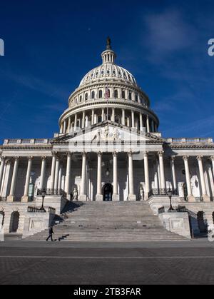 Le Capitole des États-Unis, souvent appelé Capitole ou Capitole Building, est le siège du Congrès des États-Unis, situé sur la colline du Capitole Banque D'Images