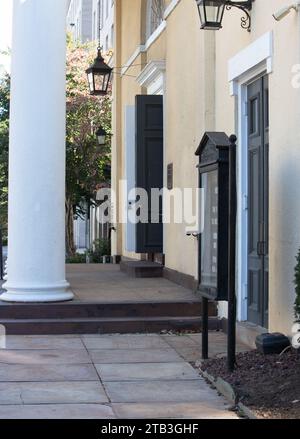 Le président Donald Trump et de hauts fonctionnaires de l'administration marchaient de la Maison Blanche à St. Église épiscopale de Jean Banque D'Images