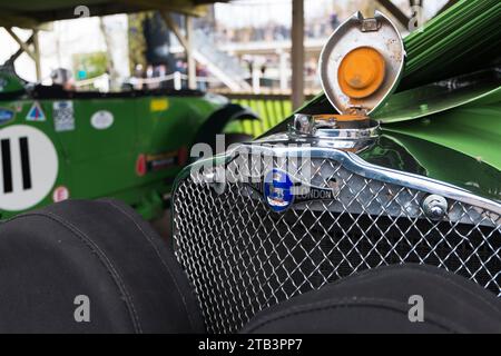 La Talbot AV105 verte 1931 de Nicholas Pellett avec bouchon de radiateur lors de la 80e réunion des membres, Goodwood Motor Racing circuit, Chichester, Royaume-Uni Banque D'Images