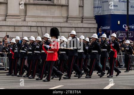 Procession des troupes militaires pour la reine Elizabeth II Banque D'Images