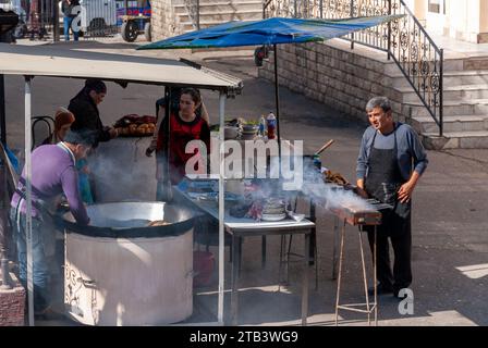 SAMARCANDE, OUZBÉKISTAN - 24 OCTOBRE 2023 : images du marché connu sous le nom de Siab Bazaar, à Samarcande, Ouzbékistan Banque D'Images