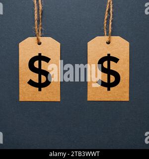 étiquette de prix d'or avec symbole dollar, maquette d'or Banque D'Images