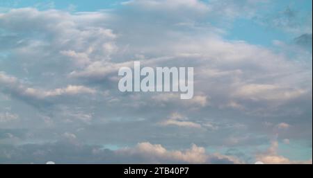 Cloudscape Timelapse vue des nuages en mouvement Banque D'Images