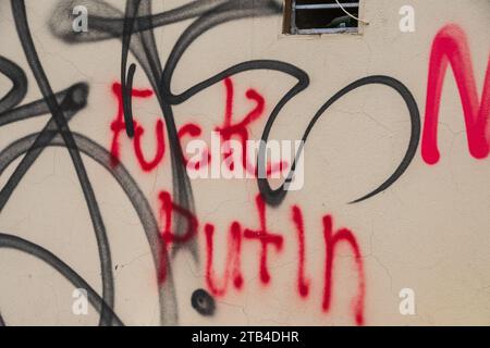 Graffiti anti-russe dans les rues de Tbilissi en Géorgie Banque D'Images