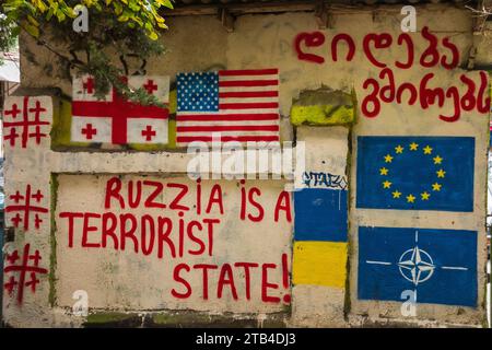 Graffiti anti-russe dans les rues de Tbilissi en Géorgie Banque D'Images