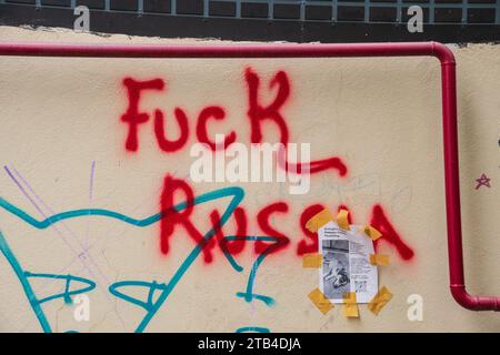 Graffiti anti-russe dans les rues de Tbilissi en Géorgie Banque D'Images