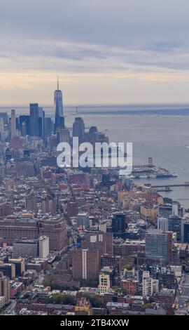 Vue panoramique aérienne du centre de Manhattan depuis la plate-forme d'observation Edge à New York Banque D'Images