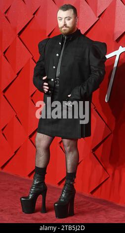 Londres, Royaume-Uni. 04 décembre 2023. Le chanteur britannique Sam Smith assiste aux Fashion Awards au Royal Albert Hall de Londres, en Angleterre, le lundi 04 décembre 2023. Photo de Rune Hellestad/ crédit : UPI/Alamy Live News Banque D'Images