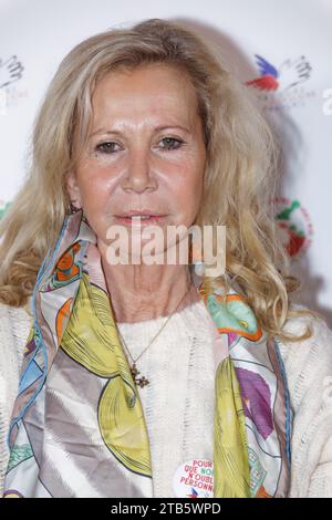 Paris, France. 4 décembre 2023. Fiona Gelin assiste au Gala des Green Santas avec French secours populaire français au Musée des arts de foire le 4 décembre 2023 à Paris, France. Crédit : Bernard Menigault/Alamy Live News Banque D'Images