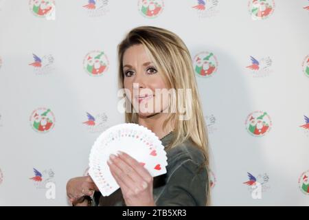 Paris, France. 4 décembre 2023. Caroline Marx assiste au Gala des Green Santas avec French secours populaire français au Musée des arts de foire le 4 décembre 2023 à Paris, France. Crédit : Bernard Menigault/Alamy Live News Banque D'Images