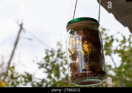 Lumière dans le pot pour les décorations Banque D'Images