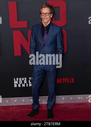 New York, États-Unis. 04 décembre 2023. MANHATTAN, NEW YORK, NEW YORK, États-Unis - DÉCEMBRE 04 : l'acteur américain Kevin Bacon arrive à la première à New York de Netflix 'Leave the World Behind' qui se tient au Théâtre de Paris le 4 décembre 2023 à Manhattan, New York, New York, États-Unis. (Photo de Christian Lora/image Press Agency) crédit : image Press Agency/Alamy Live News Banque D'Images