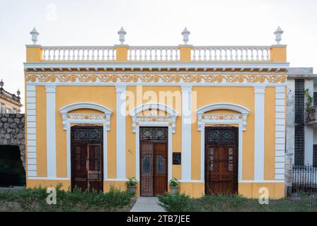 Merida, Yucatan, Mexique, Paseo Montejo avec architecture coloniale jaune, éditorial seulement. Banque D'Images