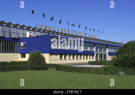 Italie, Sant’Agata Bolognese : façade de l’usine Automobili Lamborghini dans les années 70 Banque D'Images