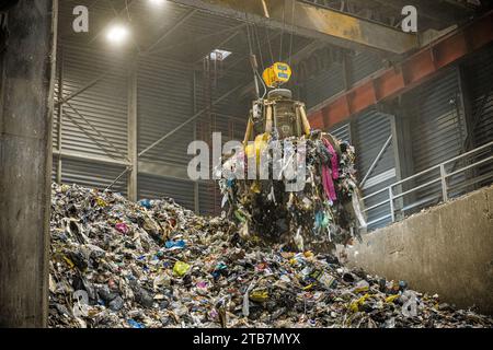 Coueron (nord-ouest de la France) : Arc en ciel 2034, centre de traitement et de valorisation des déchets des agglomérations de Nantes et Saint-Nazaire, exploité par Veoli Banque D'Images