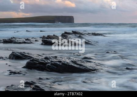 Marwick Head du Brough of Birsay, Mainland, Orcades, Écosse. Automne (octobre) 2022. Banque D'Images