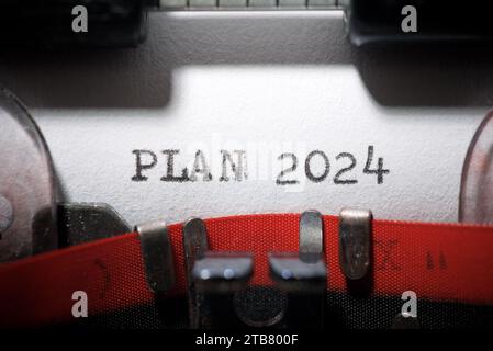 Plan 2024 texte écrit avec une machine à écrire. Banque D'Images