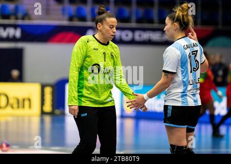 Frederikshavn, Danemark. 04 décembre 2023. Marisol Carratu (1) d'Argentine vue lors du match du Championnat du monde de handball IHF 2023 entre l'Argentine et le Congo à l'Arena Nord à Frederikshavn. (Crédit photo : Gonzales photo/Alamy Live News Banque D'Images
