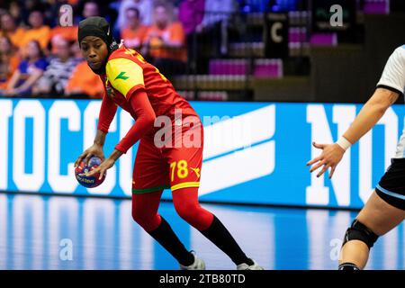 Frederikshavn, Danemark. 04 décembre 2023. Fanta Diagouraga (78) du Congo vu lors du match du Championnat du monde de handball IHF 2023 entre l'Argentine et le Congo à l'Arena Nord à Frederikshavn. (Crédit photo : Gonzales photo/Alamy Live News Banque D'Images