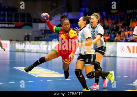 Frederikshavn, Danemark. 04 décembre 2023. Kassandra Jappont (99) du Congo vu lors du match du Championnat du monde de handball de l'IHF 2023 entre l'Argentine et le Congo à Arena Nord à Frederikshavn. (Crédit photo : Gonzales photo/Alamy Live News Banque D'Images