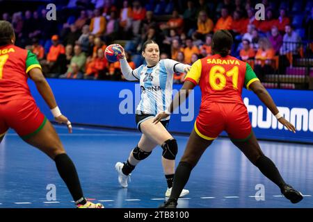 Frederikshavn, Danemark. 04 décembre 2023. Carolina Bono (24) d'Argentine vue lors du match du Championnat du monde de handball IHF 2023 entre l'Argentine et le Congo à Arena Nord à Frederikshavn. (Crédit photo : Gonzales photo/Alamy Live News Banque D'Images