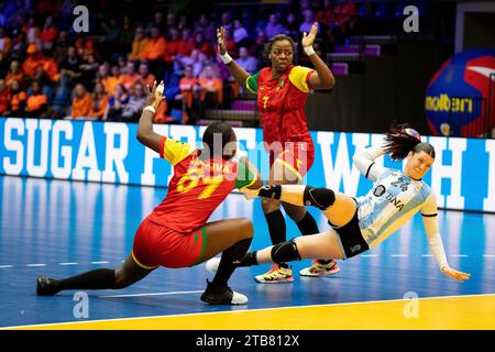 Frederikshavn, Danemark. 04 décembre 2023. Carolina Bono (24) d'Argentine vue lors du match du Championnat du monde de handball IHF 2023 entre l'Argentine et le Congo à Arena Nord à Frederikshavn. (Crédit photo : Gonzales photo/Alamy Live News Banque D'Images