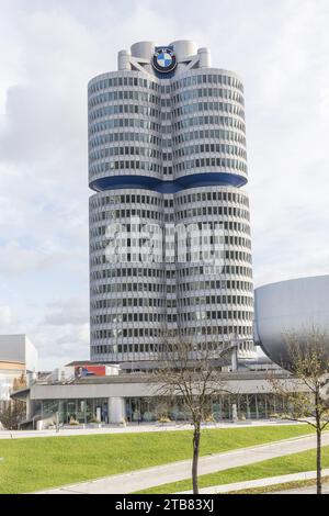 Groupe BMW quatre cylindres HQ à Minuch Banque D'Images