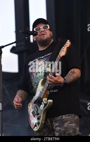 Fort Lauderdale, États-Unis. 03 décembre 2023. Rome Ramirez de sublime with Rome se produit le 2e jour au Riptide Music Festival sur la plage de fort Lauderdale, le 3 décembre 2023, à fort Lauderdale, en Floride. (Photo de Michele Eve Sandberg/Sipa USA) crédit : SIPA USA/Alamy Live News Banque D'Images