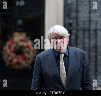 Downing Street, Londres, Royaume-Uni. 5 décembre 2023. Andrew Mitchell député, ministre d'État aux Affaires étrangères à Downing Street. Crédit : Malcolm Park/Alamy Live News Banque D'Images