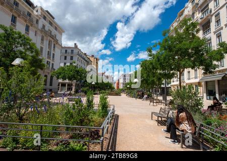 6e arrondissement de Lyon (centre-est de la France) : immeubles, immeubles sur la place du général Brosset face au Lyon-Brotteaux S. Banque D'Images