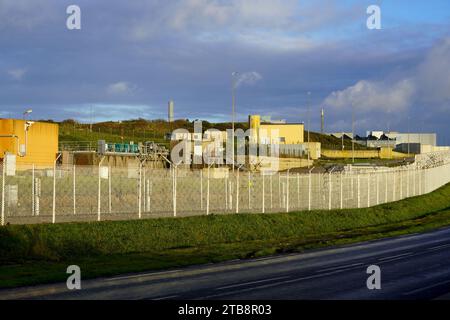 La Hague (Normandie, nord-ouest de la France) : usine de retraitement de combustible nucléaire exploitée par Orano cycle, dans la péninsule du Cotentin Banque D'Images