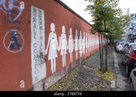 Rome, Italie. 05 décembre 2023. Vue de la murale dédiée aux victimes du féminicide dans le quartier San Lorenzo de Rome (photo de Matteo Nardone/Pacific Press) crédit : Pacific Press Media production Corp./Alamy Live News Banque D'Images