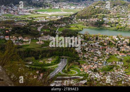 Lac Lago di Muzzano dans la municipalité de Sorengo dans le district de Lugano dans le canton du Tessin, Suisse Banque D'Images