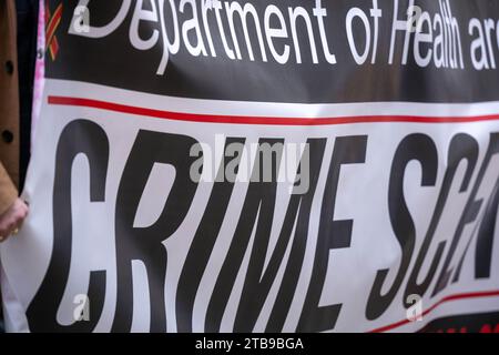 Londres, Royaume-Uni. 5 décembre 2023. Manifestation contre le sang contaminé devant le Cabinet Office, Londres UK Credit : Ian Davidson/Alamy Live News Banque D'Images