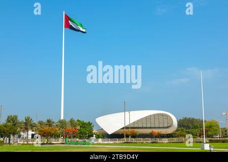Dubaï, Émirats arabes Unis - 21 juin 2023 : Musée Etihad à Dubaï avec drapeau des Émirats arabes Unis Banque D'Images