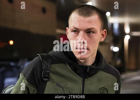 Blackpool, Royaume-Uni. 05 décembre 2023. Kacper ?opata #4 de Barnsley arrive lors du Bristol Street Motors Trophy Match Blackpool vs Barnsley à Bloomfield Road, Blackpool, Royaume-Uni, le 5 décembre 2023 (photo de Mark Cosgrove/News Images) à Blackpool, Royaume-Uni le 12/5/2023. (Photo de Mark Cosgrove/News Images/Sipa USA) crédit : SIPA USA/Alamy Live News Banque D'Images