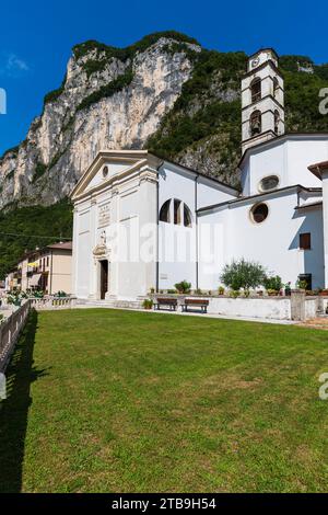 Italie Vénétie Vallée de Brenta - Cismon del Grappa di Valbrenta - Église de Saint-Laurent Mark (15e siècle) Banque D'Images