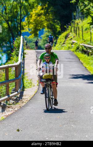 Italie Vénétie Vallée de Brenta - localité Campolongo sul Brenta - piste cyclable Valsugana Banque D'Images