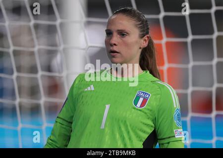 Parme, Italie. 5 décembre 2023. Laura Giuliani d'Italie lors du match de la Ligue des Nations féminines de l'UEFA au Stadio Ennio Tardini, Parme. Le crédit photo devrait se lire : Jonathan Moscrop/Sportimage crédit : Sportimage Ltd/Alamy Live News Banque D'Images