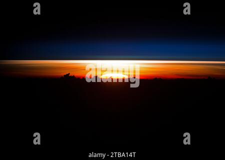 Lever de soleil sur la mer des Philippines. Banque D'Images