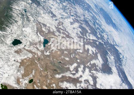 Vue s'étendant de la Sierra Nevada au plateau Columbia de l'Oregon et à la vallée de la rivière Snake de l'Idaho. Banque D'Images