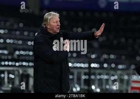 Swansea, Royaume-Uni. 5 décembre 2023. L'entraîneur-chef par intérim de l'Allemagne Horst Hrubesch fait des gestes lors du match de football de l'UEFA Womens Nations League entre le pays de Galles et l'Allemagne au stade Swansea.com de Swansea, pays de Galles. (James Whitehead/SPP) crédit : SPP Sport Press photo. /Alamy Live News Banque D'Images